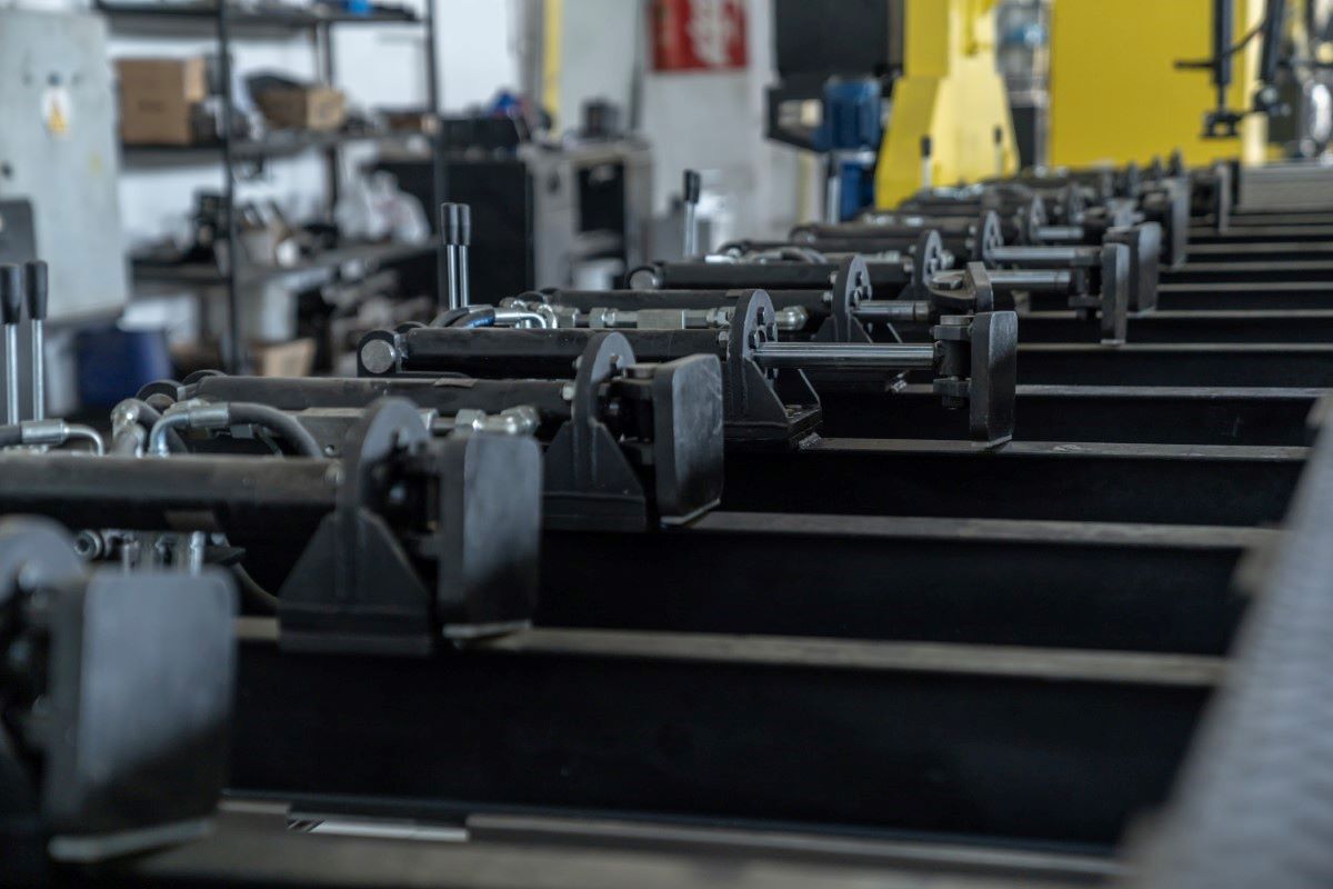 دستگاه مونتاژ شاسی تریلی